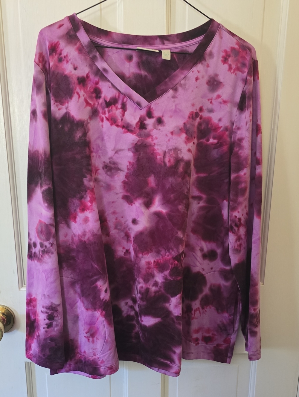 Women's Purple Tie-Dye V-Neck Long Sleeve Tee Size L